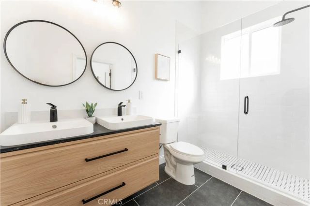 5743 Chesley Avenue, Los Angeles, CA 90043