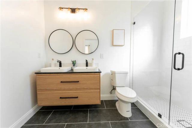 5743 Chesley Avenue, Los Angeles, CA 90043