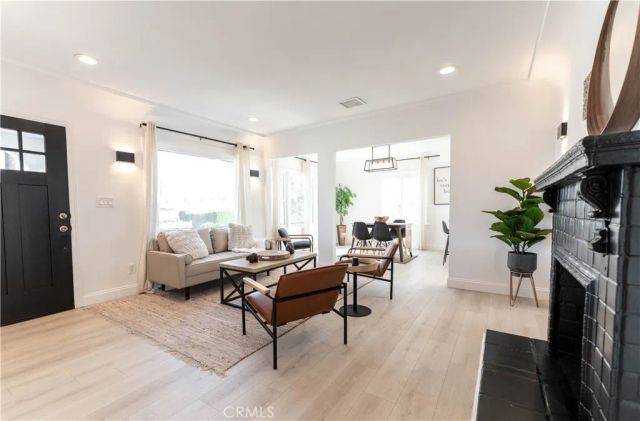 5743 Chesley Avenue, Los Angeles, CA 90043