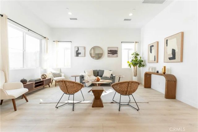 5743 Chesley Avenue, Los Angeles, CA 90043