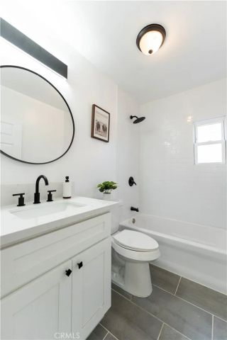 5743 Chesley Avenue, Los Angeles, CA 90043