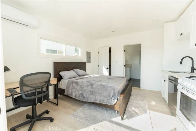 5743 Chesley Avenue, Los Angeles, CA 90043