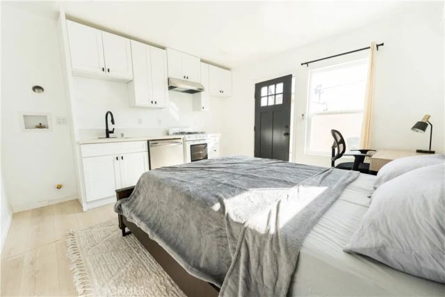 5743 Chesley Avenue, Los Angeles, CA 90043
