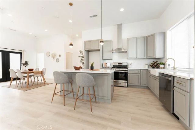 5743 Chesley Avenue, Los Angeles, CA 90043
