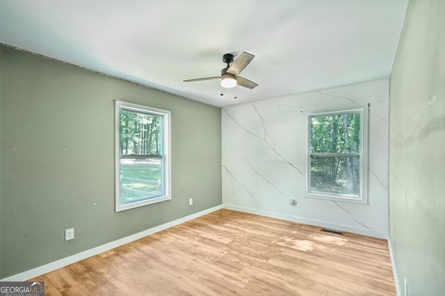 1199 Bo Bo Banks Road, Grantville, GA 30220