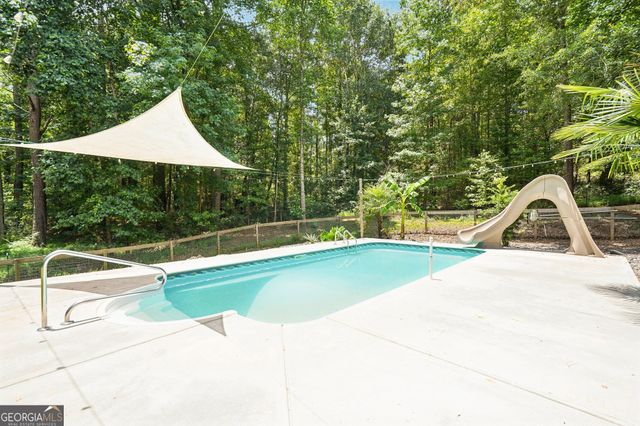1199 Bo Bo Banks Road, Grantville, GA 30220