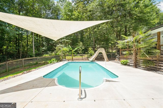 1199 Bo Bo Banks Road, Grantville, GA 30220