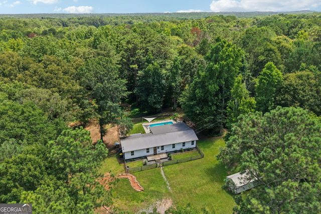 1199 Bo Bo Banks Road, Grantville, GA 30220