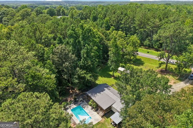 1199 Bo Bo Banks Road, Grantville, GA 30220