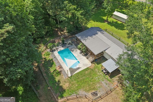 1199 Bo Bo Banks Road, Grantville, GA 30220