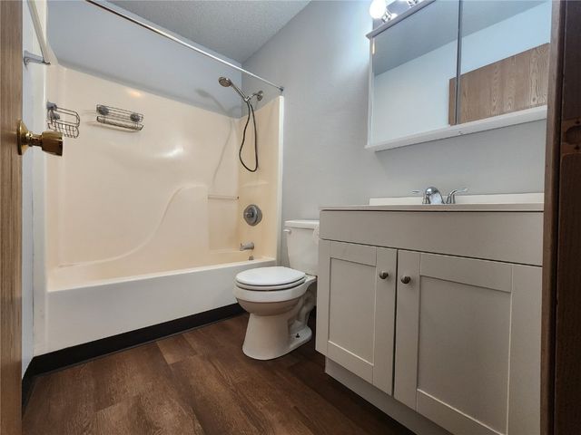 930A Boston Way 11, Coralville, IA 52241