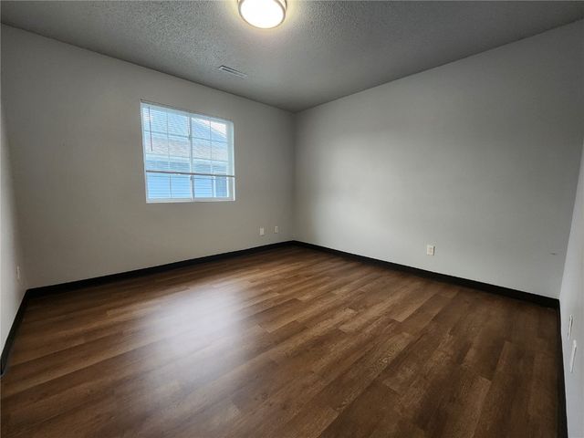 930A Boston Way 11, Coralville, IA 52241