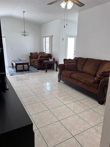 1181 SW 141st Ave, Miami, FL 33184