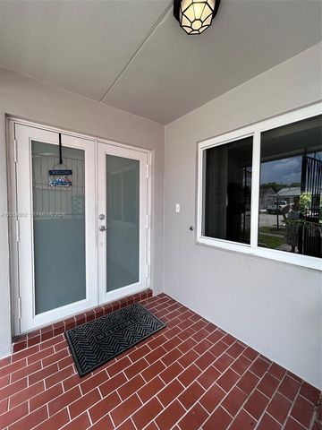 1181 SW 141st Ave, Miami, FL 33184