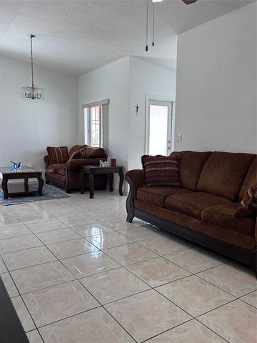 1181 SW 141st Ave, Miami, FL 33184