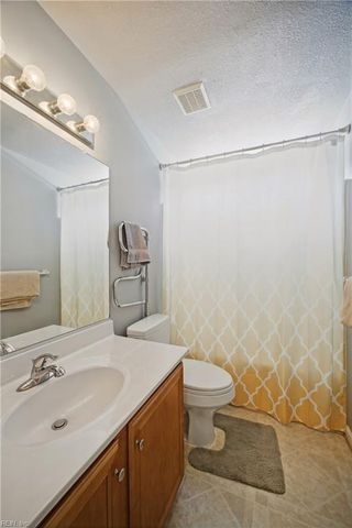 2505 Belmont Stakes DR, Virginia Beach, VA 23456