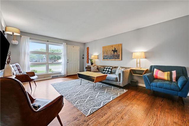 3007 W 49th Terrace, Westwood, KS 66205