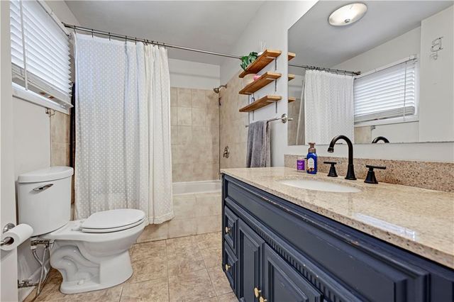3007 W 49th Terrace, Westwood, KS 66205