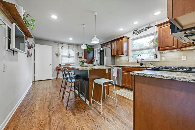 3007 W 49th Terrace, Westwood, KS 66205