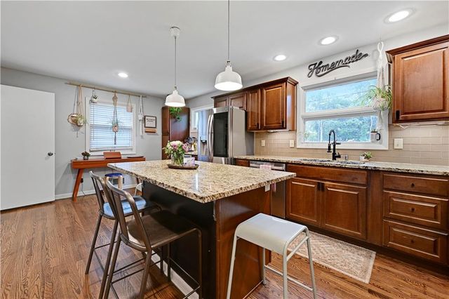 3007 W 49th Terrace, Westwood, KS 66205