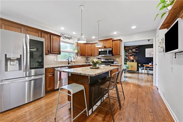 3007 W 49th Terrace, Westwood, KS 66205