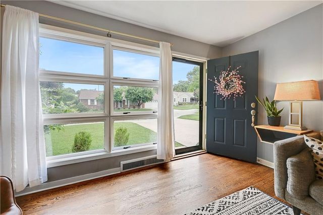 3007 W 49th Terrace, Westwood, KS 66205