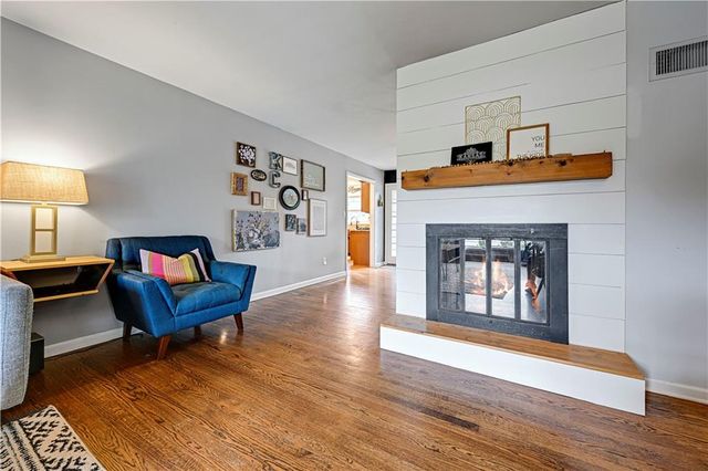 3007 W 49th Terrace, Westwood, KS 66205
