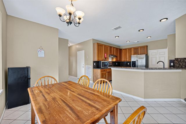 1512 Pine Grove Lane, Pearland, TX 77581