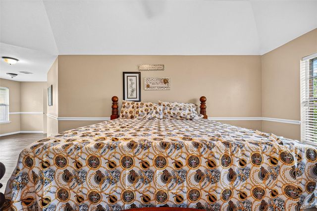 1512 Pine Grove Lane, Pearland, TX 77581