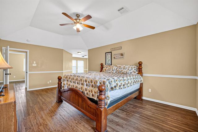 1512 Pine Grove Lane, Pearland, TX 77581
