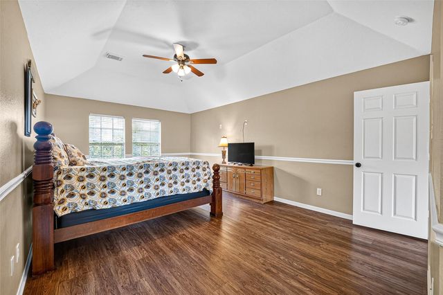 1512 Pine Grove Lane, Pearland, TX 77581