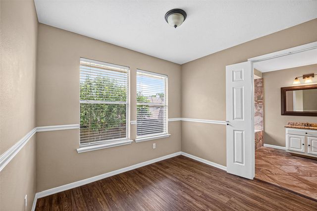 1512 Pine Grove Lane, Pearland, TX 77581