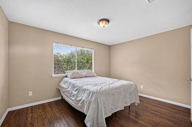 1512 Pine Grove Lane, Pearland, TX 77581