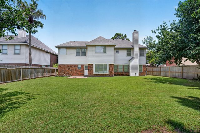 1512 Pine Grove Lane, Pearland, TX 77581
