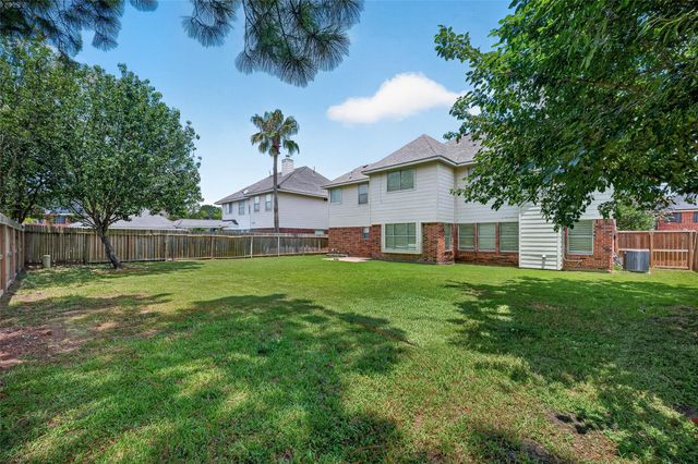 1512 Pine Grove Lane, Pearland, TX 77581