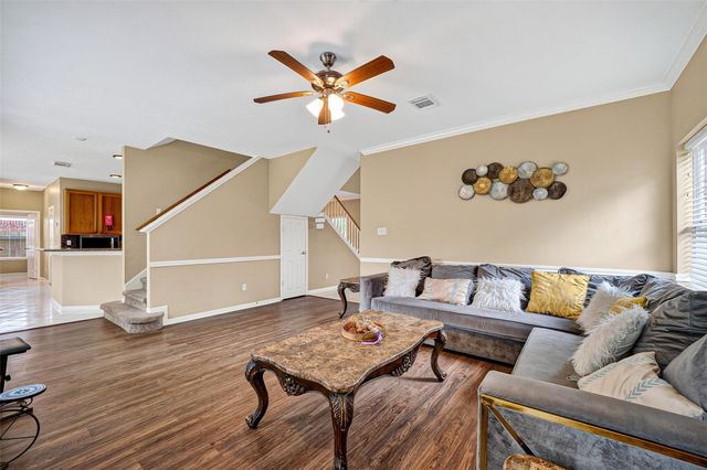1512 Pine Grove Lane, Pearland, TX 77581