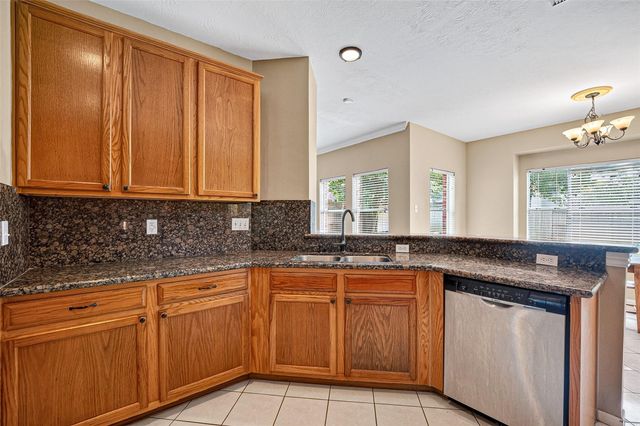 1512 Pine Grove Lane, Pearland, TX 77581