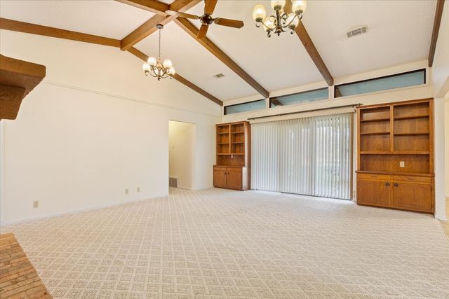 208 S Hedwig Street, Riesel, TX 76682