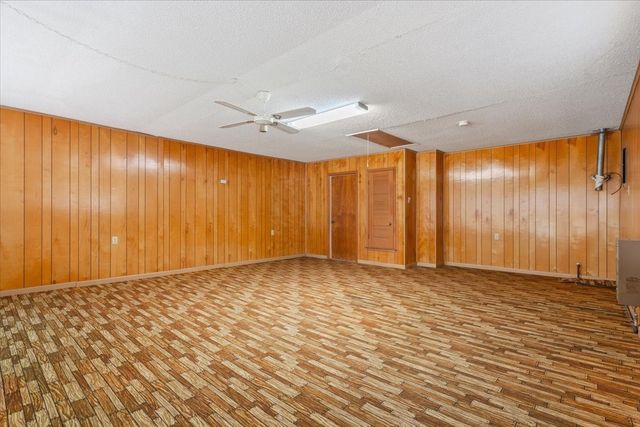 208 S Hedwig Street, Riesel, TX 76682