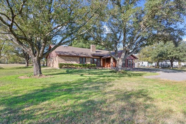 208 S Hedwig Street, Riesel, TX 76682