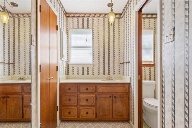 208 S Hedwig Street, Riesel, TX 76682