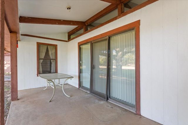 208 S Hedwig Street, Riesel, TX 76682