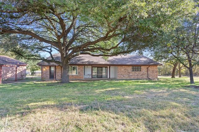 208 S Hedwig Street, Riesel, TX 76682