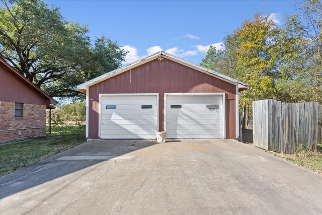 208 S Hedwig Street, Riesel, TX 76682