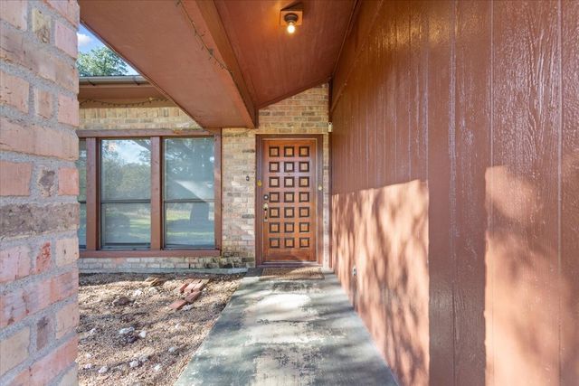 208 S Hedwig Street, Riesel, TX 76682