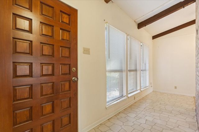 208 S Hedwig Street, Riesel, TX 76682