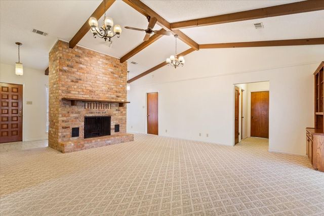 208 S Hedwig Street, Riesel, TX 76682