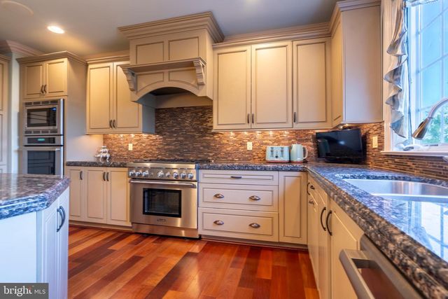 301 JULIAN CT, Plymouth Meeting, PA 19462