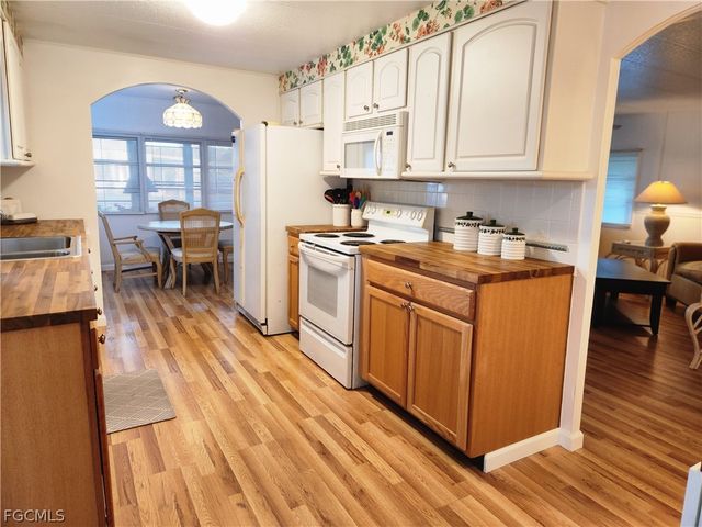 14507 Plymouth BEND, North Fort Myers, FL 33917