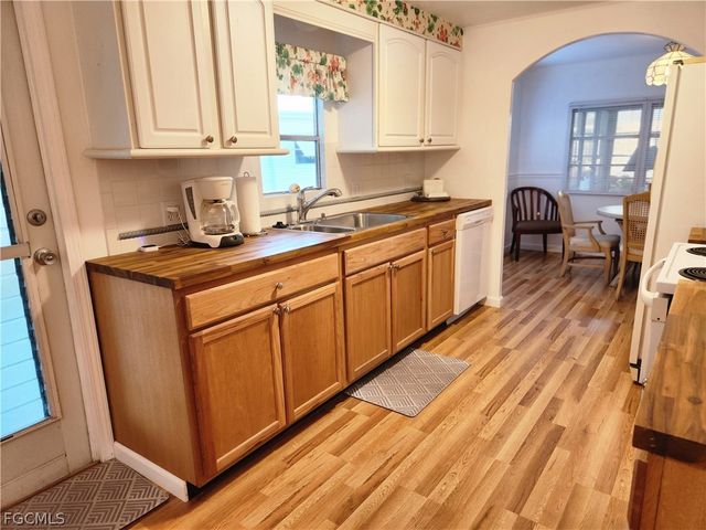 14507 Plymouth BEND, North Fort Myers, FL 33917